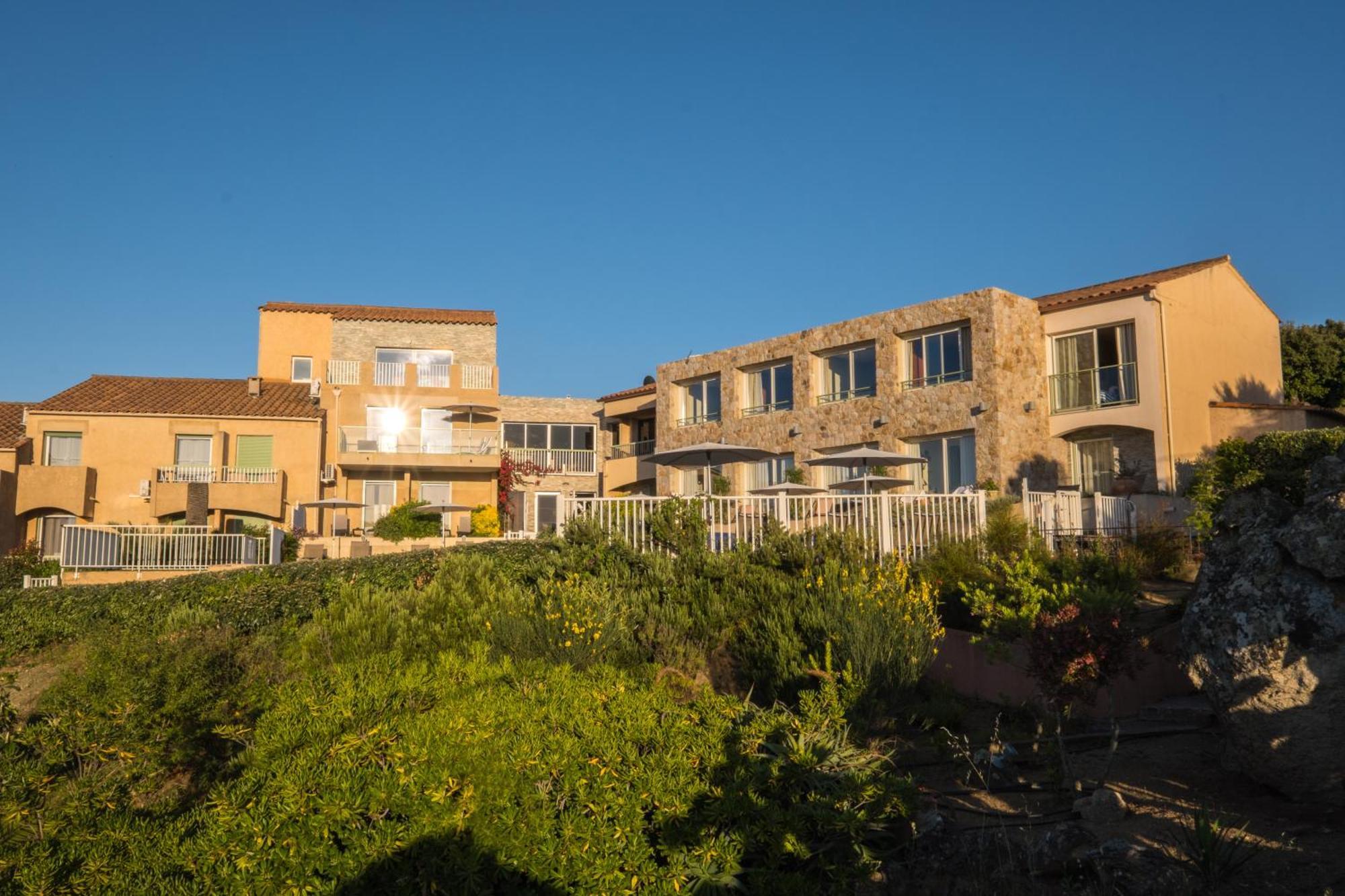 Hotel Funtana Marina LʼÎle-Rousse Exteriör bild