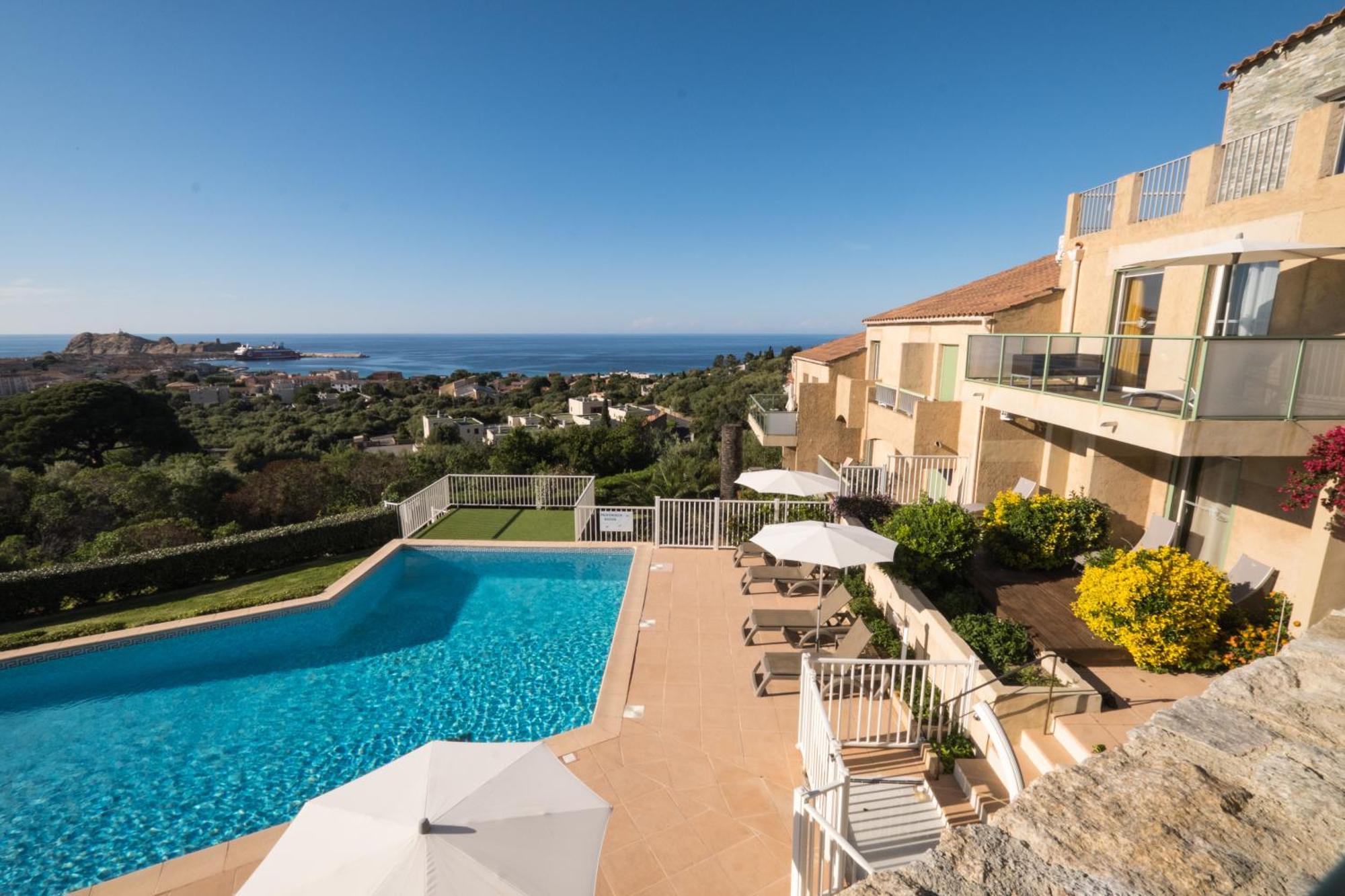 Hotel Funtana Marina LʼÎle-Rousse Exteriör bild