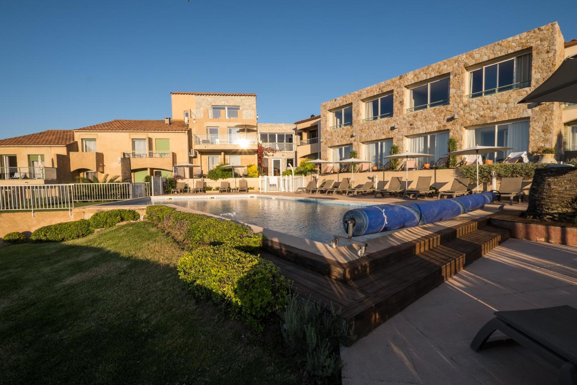 Hotel Funtana Marina LʼÎle-Rousse Exteriör bild