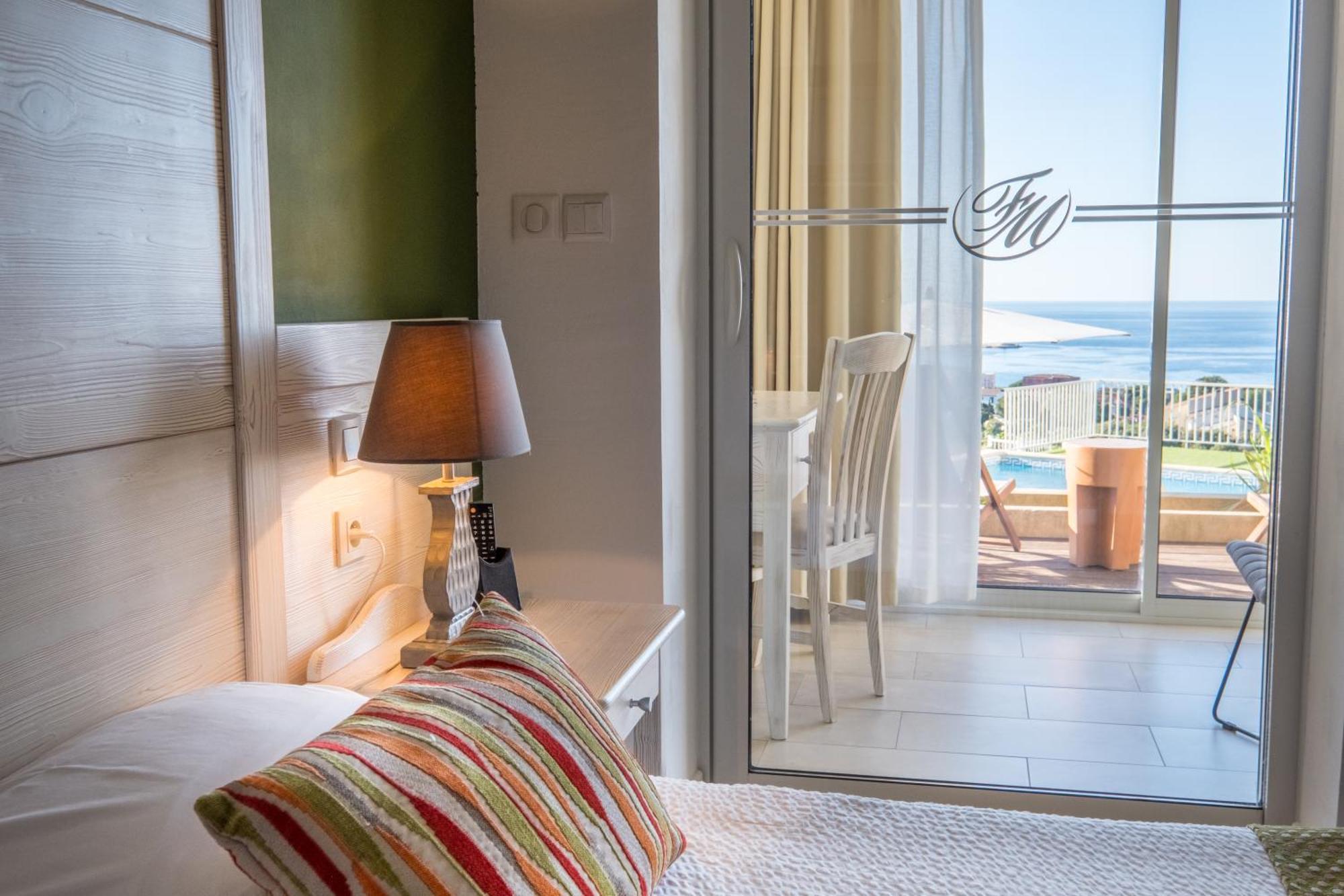 Hotel Funtana Marina LʼÎle-Rousse Exteriör bild