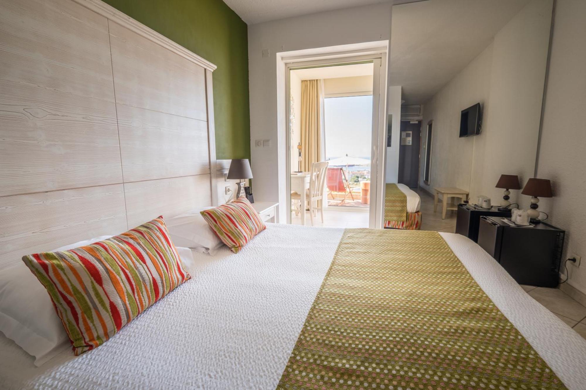 Hotel Funtana Marina LʼÎle-Rousse Exteriör bild