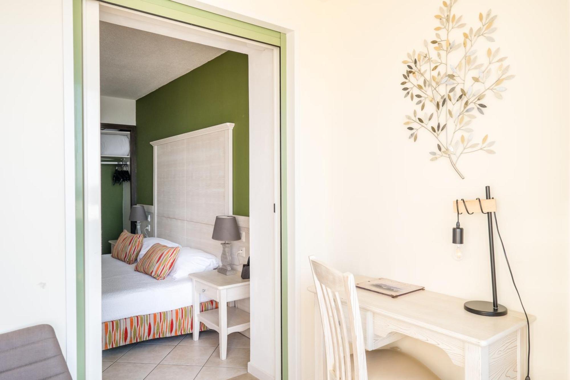 Hotel Funtana Marina LʼÎle-Rousse Exteriör bild