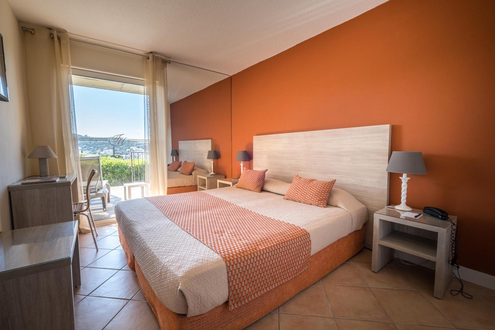 Hotel Funtana Marina LʼÎle-Rousse Exteriör bild