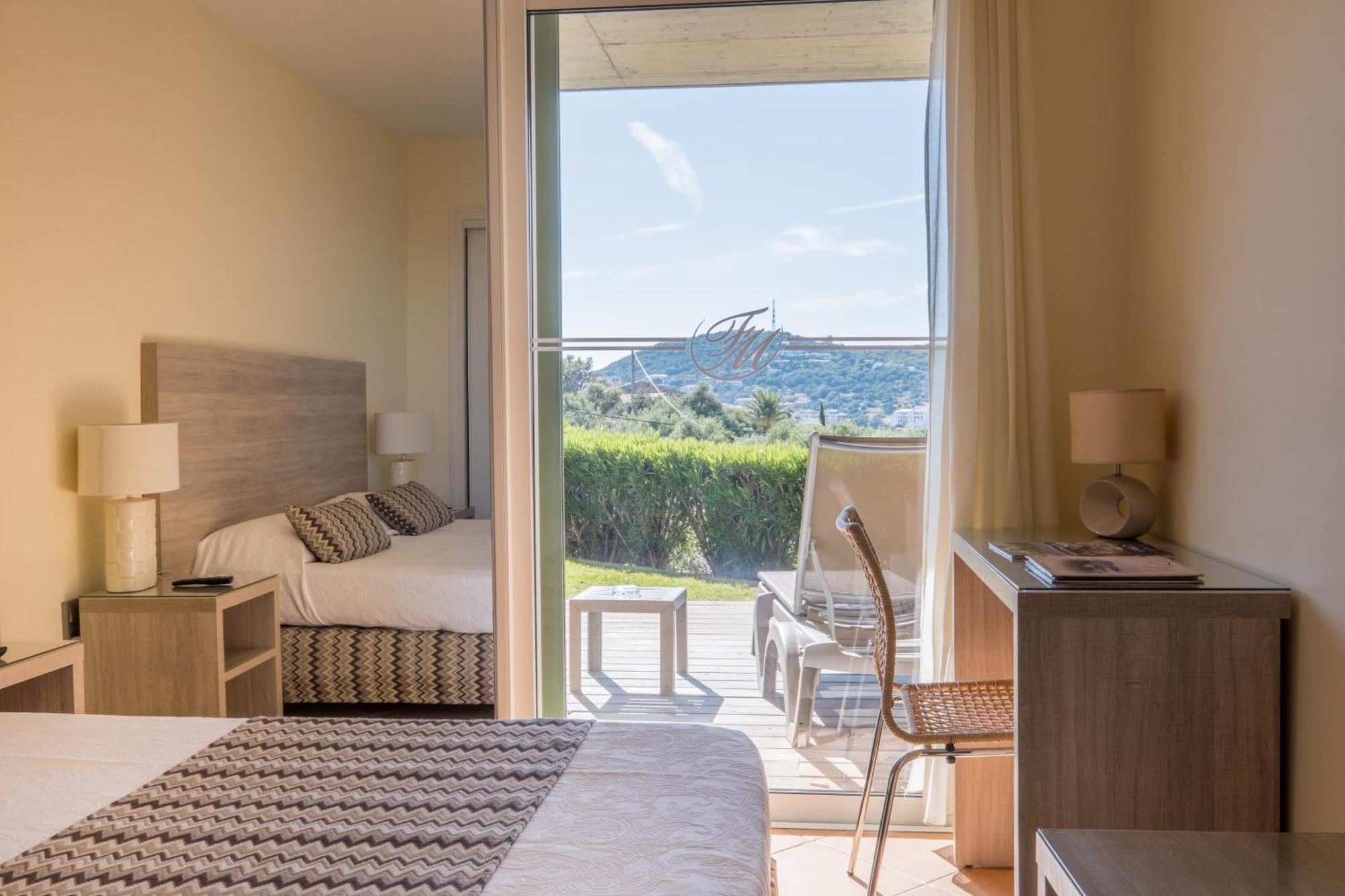Hotel Funtana Marina LʼÎle-Rousse Exteriör bild